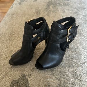 Stunning MICHAEL Michael Kors open toe heels